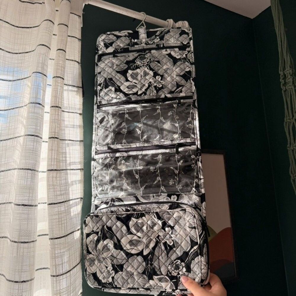 Vera Bradley Black & White Floral Hanging Travel Organizer Makeup Toiletries